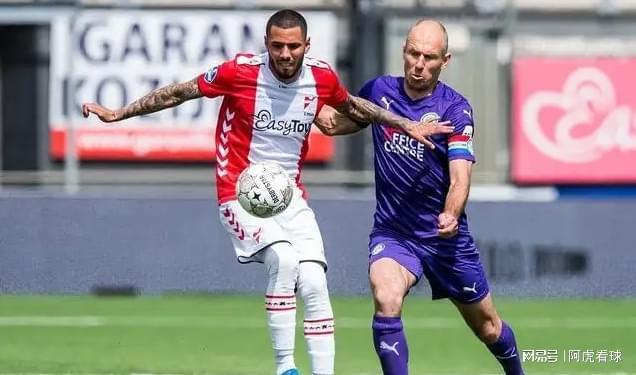 在她职业生 在她职业生